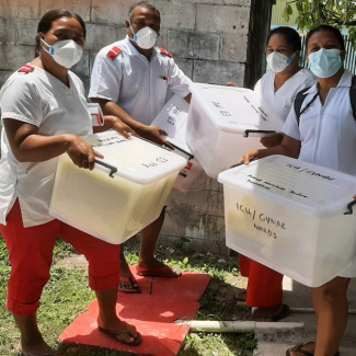 Local nurses dedicated to working in COVID-19 patient hospital wards in the Pacific atoll nation of Kiribati. Credit: Pacific Community (SPC)